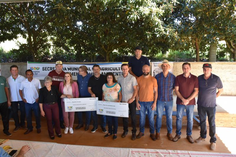 Com investimentos da economia da Câmara de Vereadores “Dinheiro na Comunidade” entrega mais de R$ 52 mil na Vila Rural